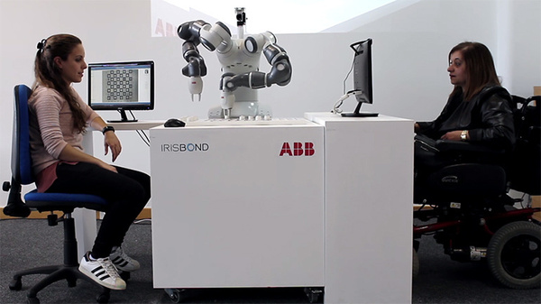 ABB聯(lián)手Irisbond發(fā)明眼控機器人，讓癱瘓病人用眼睛下棋