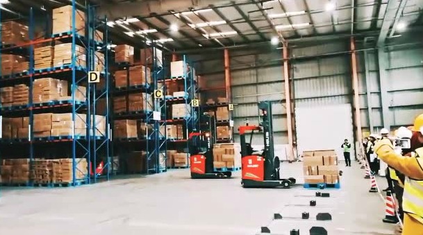 合力AGV交付儀式當(dāng)天演示