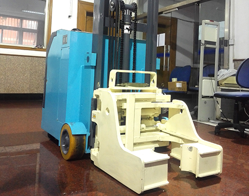 YAP05-16 夾抱式AGV