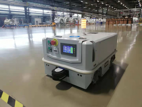 全向后牽引麥克納姆輪AGV