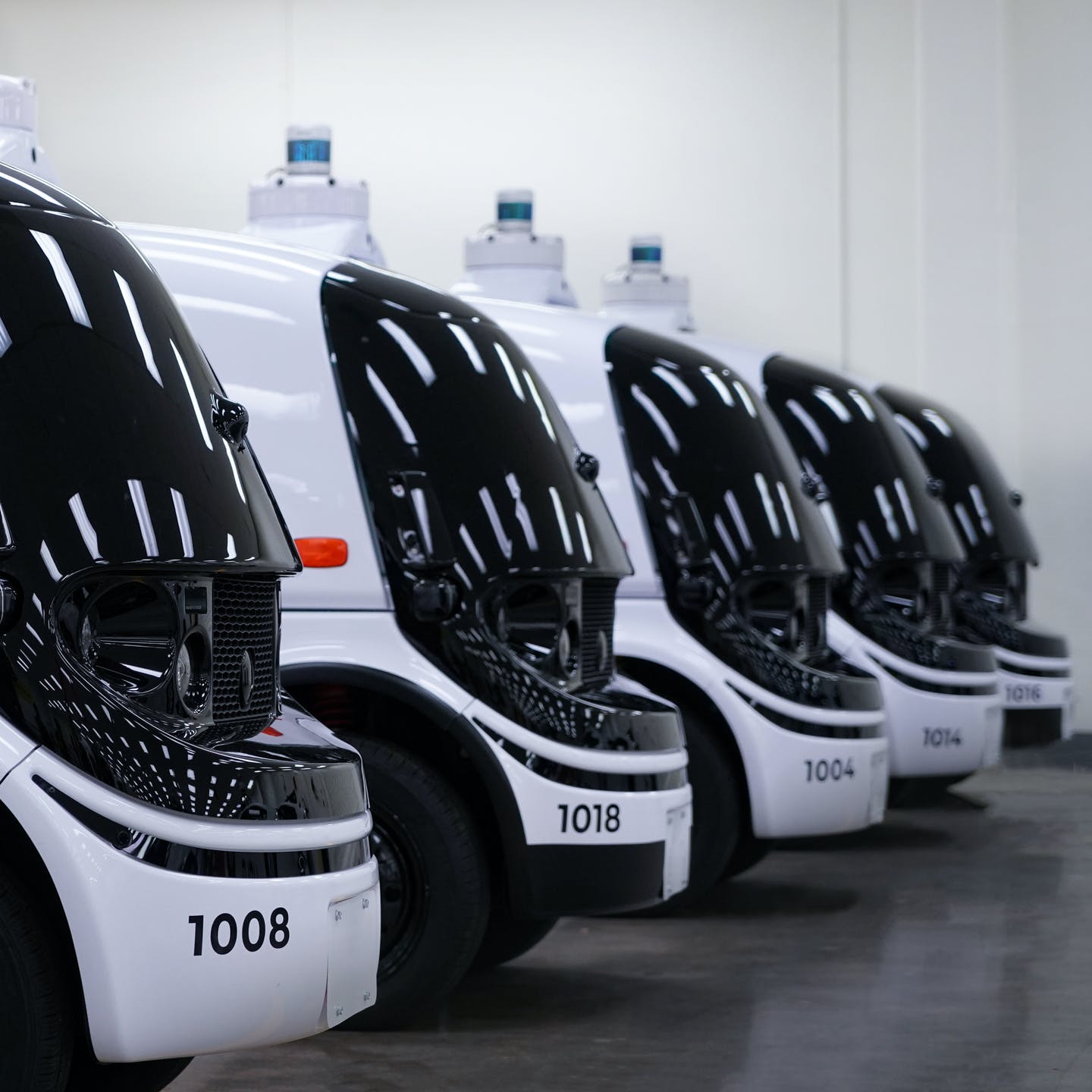 Nuro R2自動(dòng)駕駛汽車_中國(guó)AGV網(wǎng)(www.wnmc.org.cn) Nuro R2自動(dòng)駕駛汽車_中國(guó)AGV網(wǎng)(www.wnmc.org.cn)