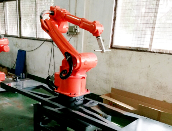 焊接上下料機器人_中國AGV網(wǎng)(www.wnmc.org.cn) 焊接上下料機器人_中國AGV網(wǎng)(www.wnmc.org.cn)