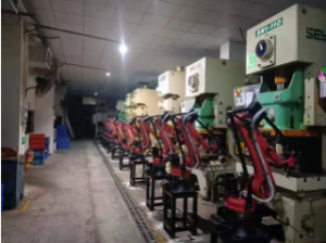 伯朗特沖壓機器人