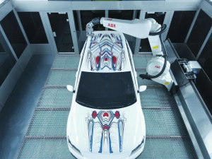 ABB機器人推出全球首款機器人彩繪藝術車