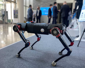 四足機(jī)器人