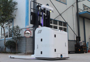 寬腿堆垛式AGV（白）