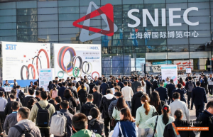 8T全向前移式叉車亮相CeMAT ASIA 2025