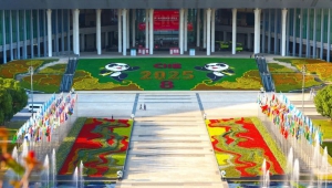 進(jìn)博會(huì)直擊丨擎朗機(jī)器人“通用+專用”矩陣齊聚 創(chuàng)新引領(lǐng)機(jī)器人出海新浪潮