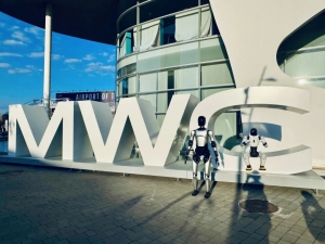 智元亮相MWC 2026，代表中國機(jī)器人接待西班牙國王