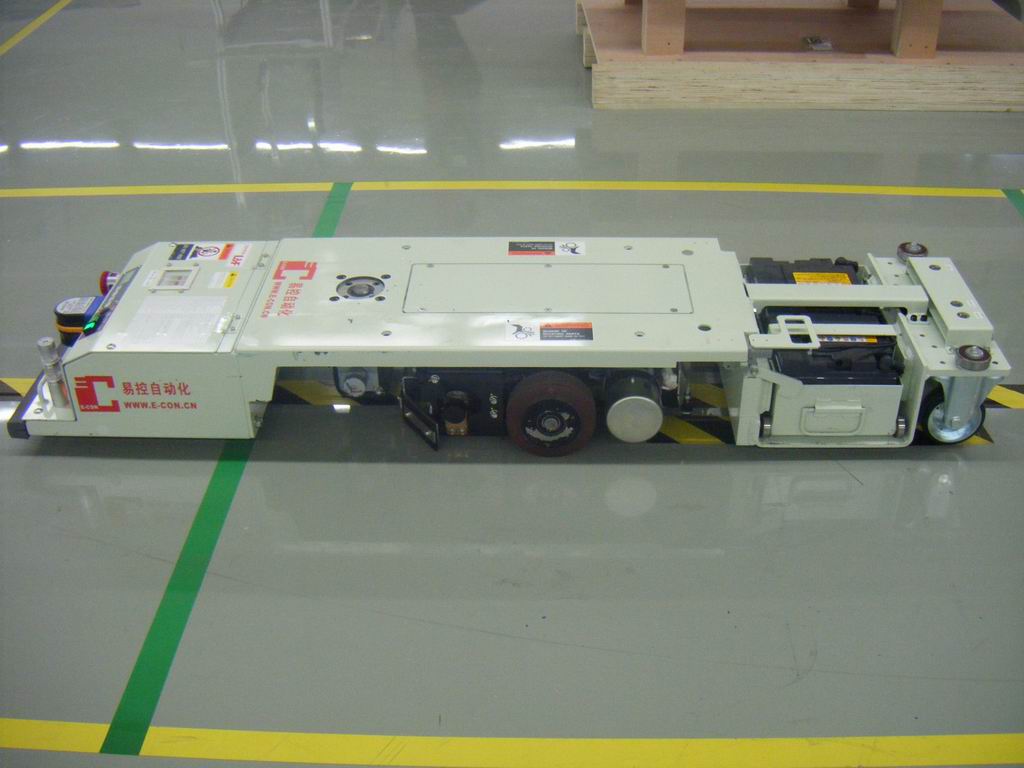 昆山易控自動(dòng)化-AGV牽引臺(tái)車(chē)平滑過(guò)彎